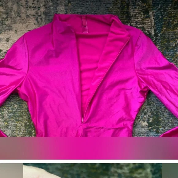 SKIMS Disco long sleeve front zip contour thong bodysuit, size large - Picture 5 of 16